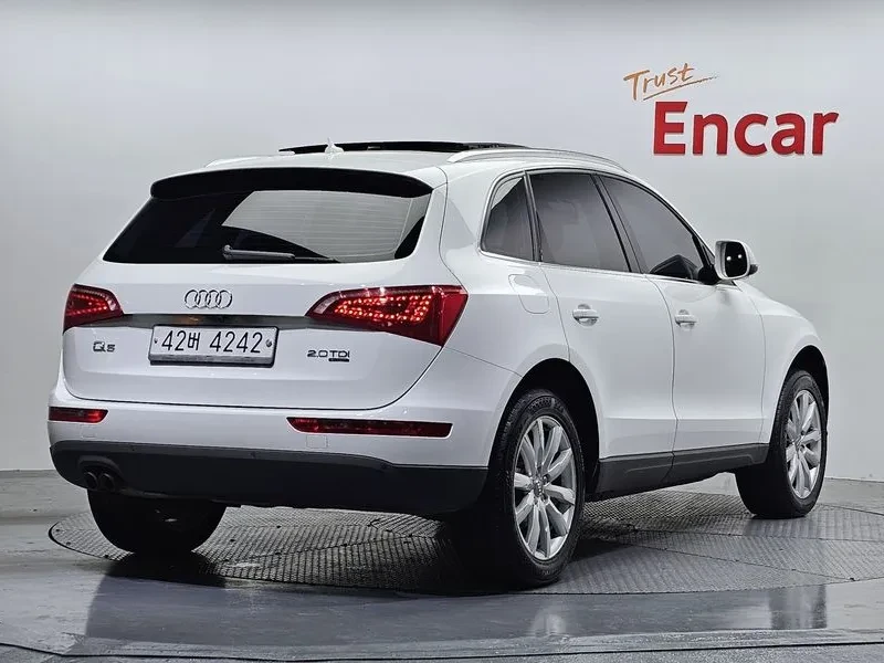 Audi Q5 2.0 TDI Quattro, снимка 4 - Автомобили и джипове - 55129974