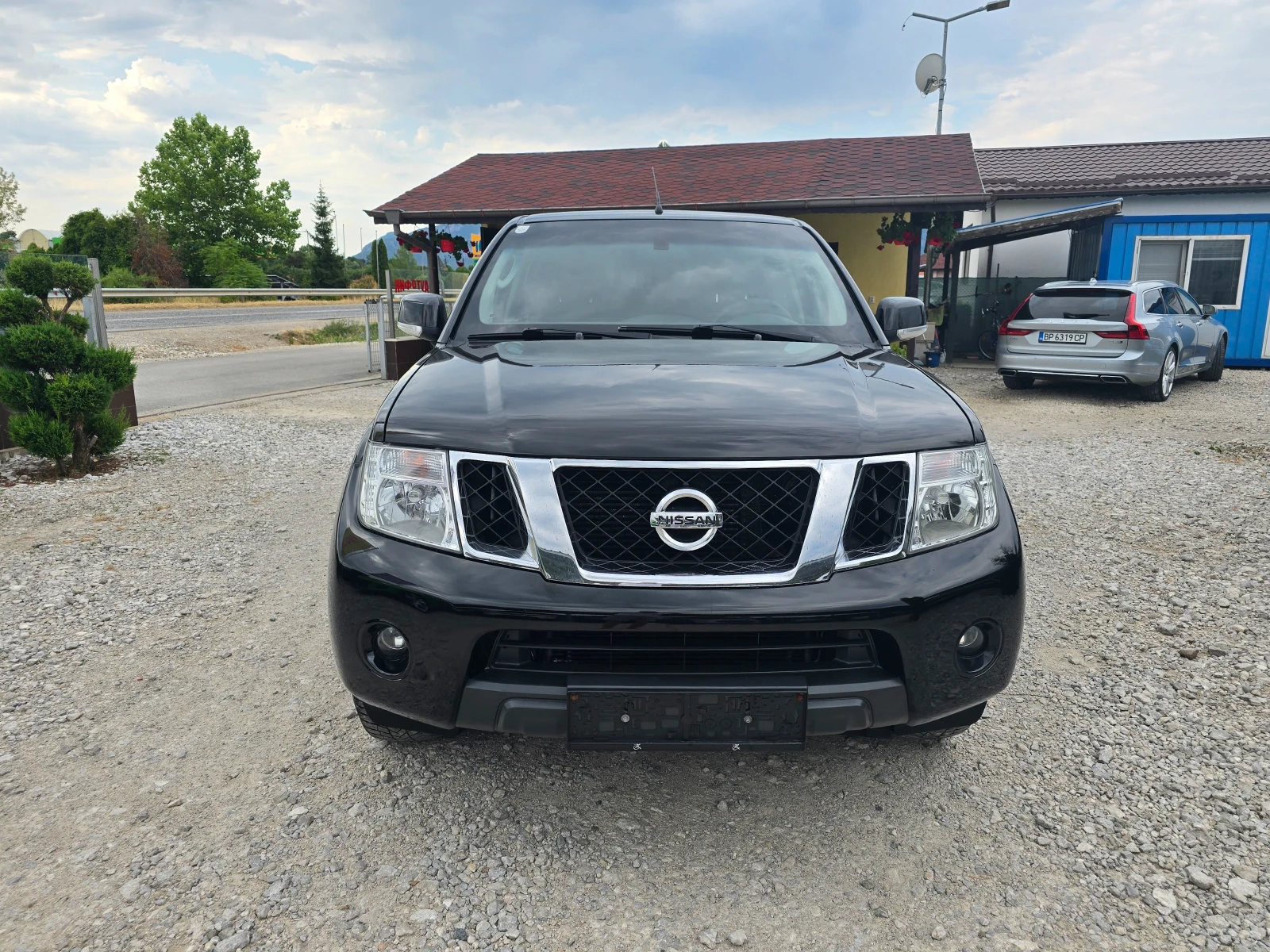 Nissan Navara 2.5D 190КС АВТОМАТИК - изображение 8