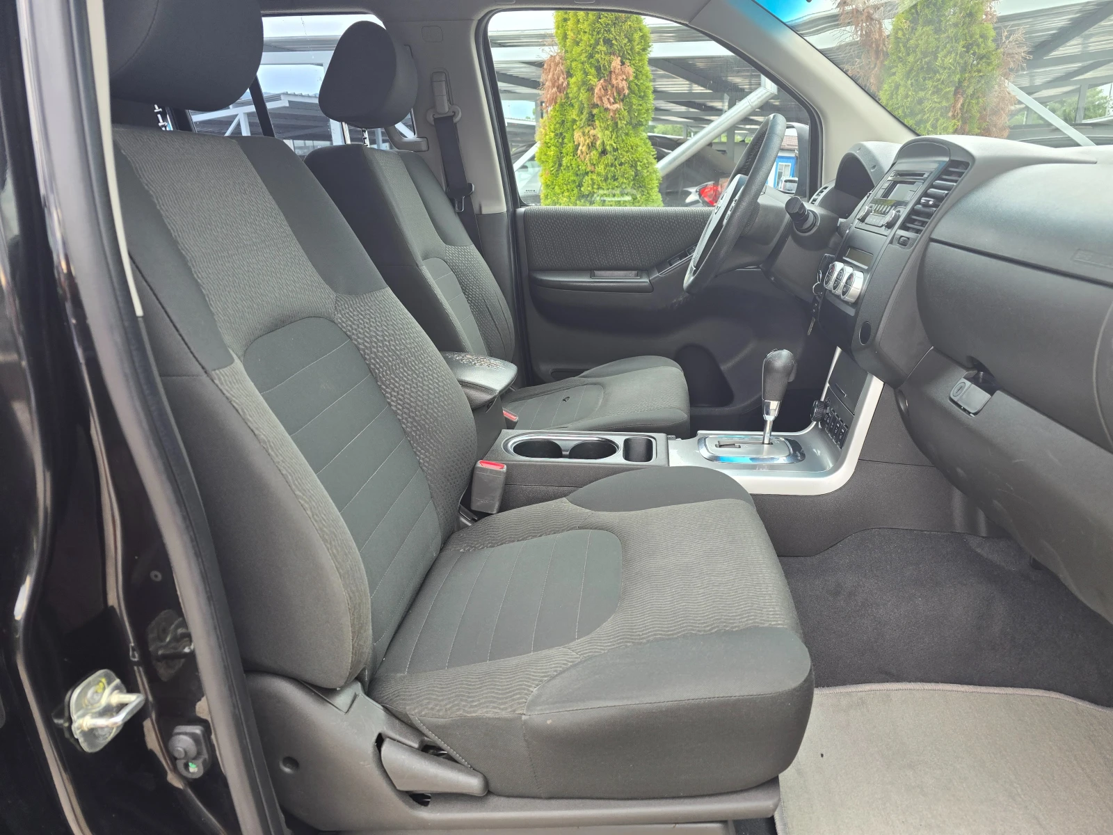 Nissan Navara 2.5D 190КС АВТОМАТИК - изображение 10