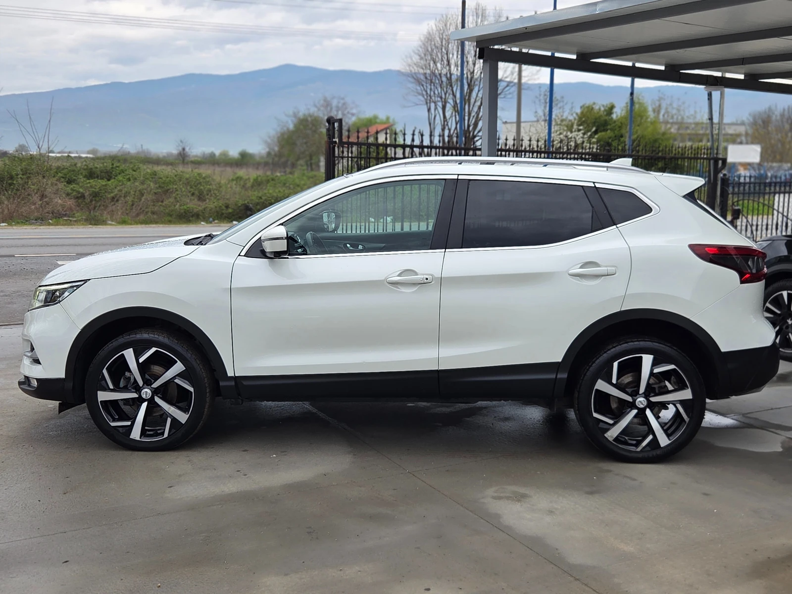 Nissan Qashqai 1.6 DCI 4x4 TEKNA* 360-KAMERA* TEKNA* BOSSE * * , снимка 9 - Автомобили и джипове - 54057868