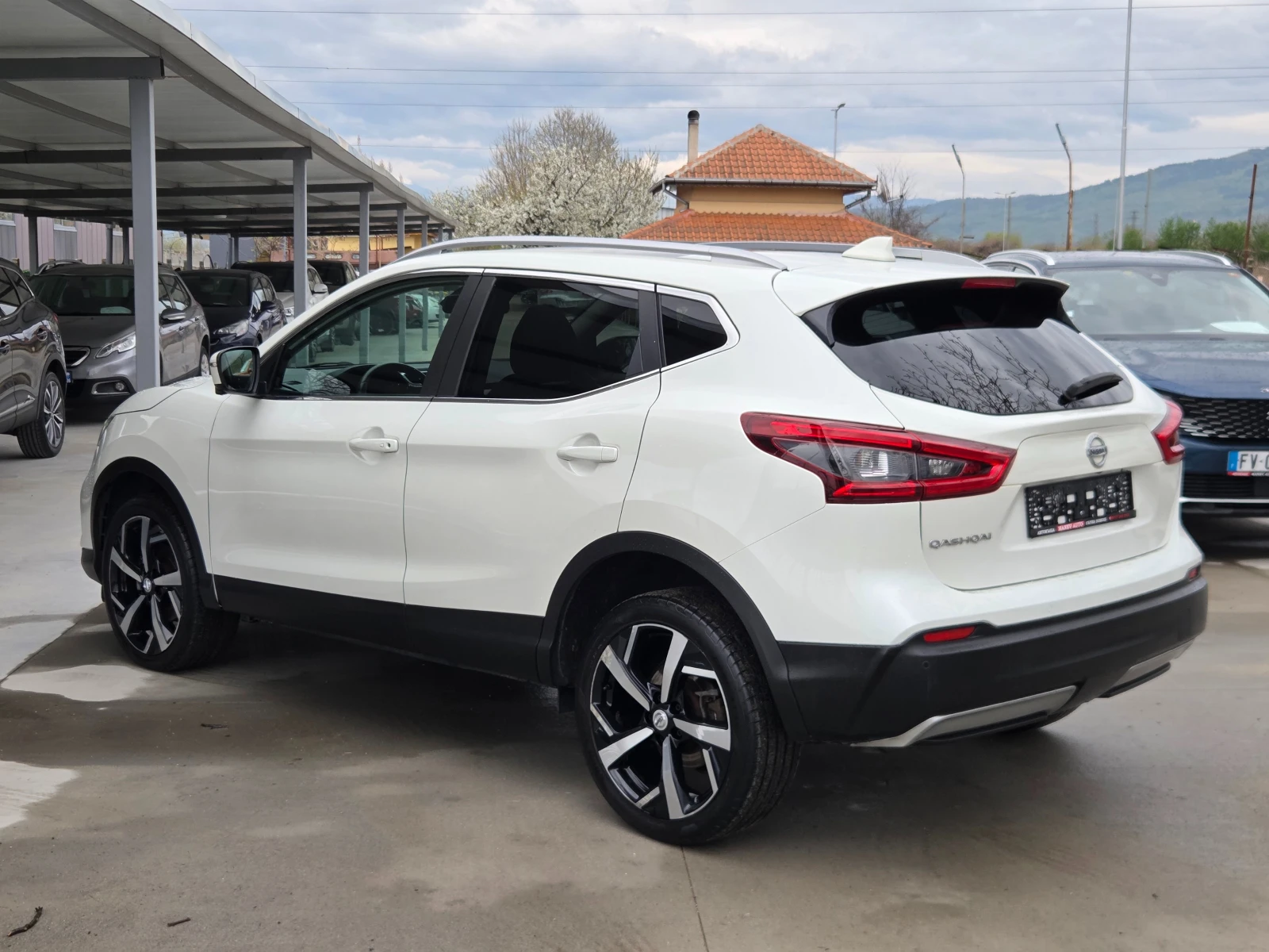 Nissan Qashqai 1.6 DCI 4x4 TEKNA* 360-KAMERA* TEKNA* BOSSE * * , снимка 11 - Автомобили и джипове - 54057868