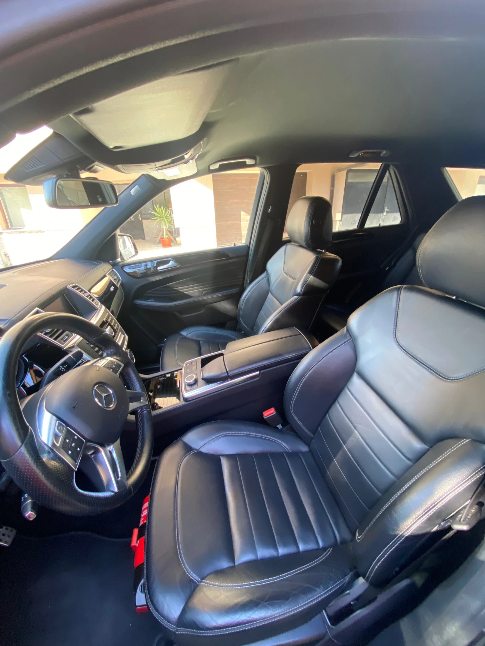 Mercedes-Benz ML 350 * AMG Пакет* Designo* /Harman Kardon, снимка 9 - Автомобили и джипове - 54175623