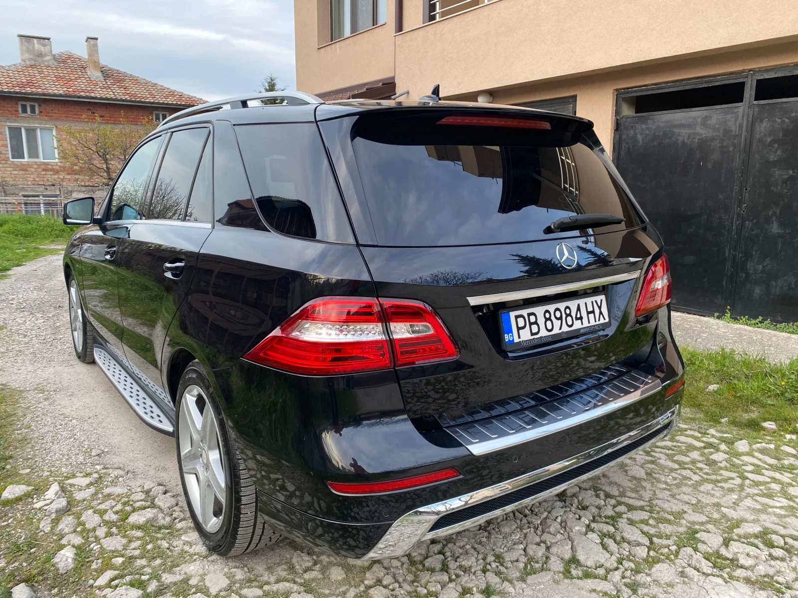 Mercedes-Benz ML 350 * AMG Пакет* Designo* /Harman Kardon, снимка 11 - Автомобили и джипове - 54175623