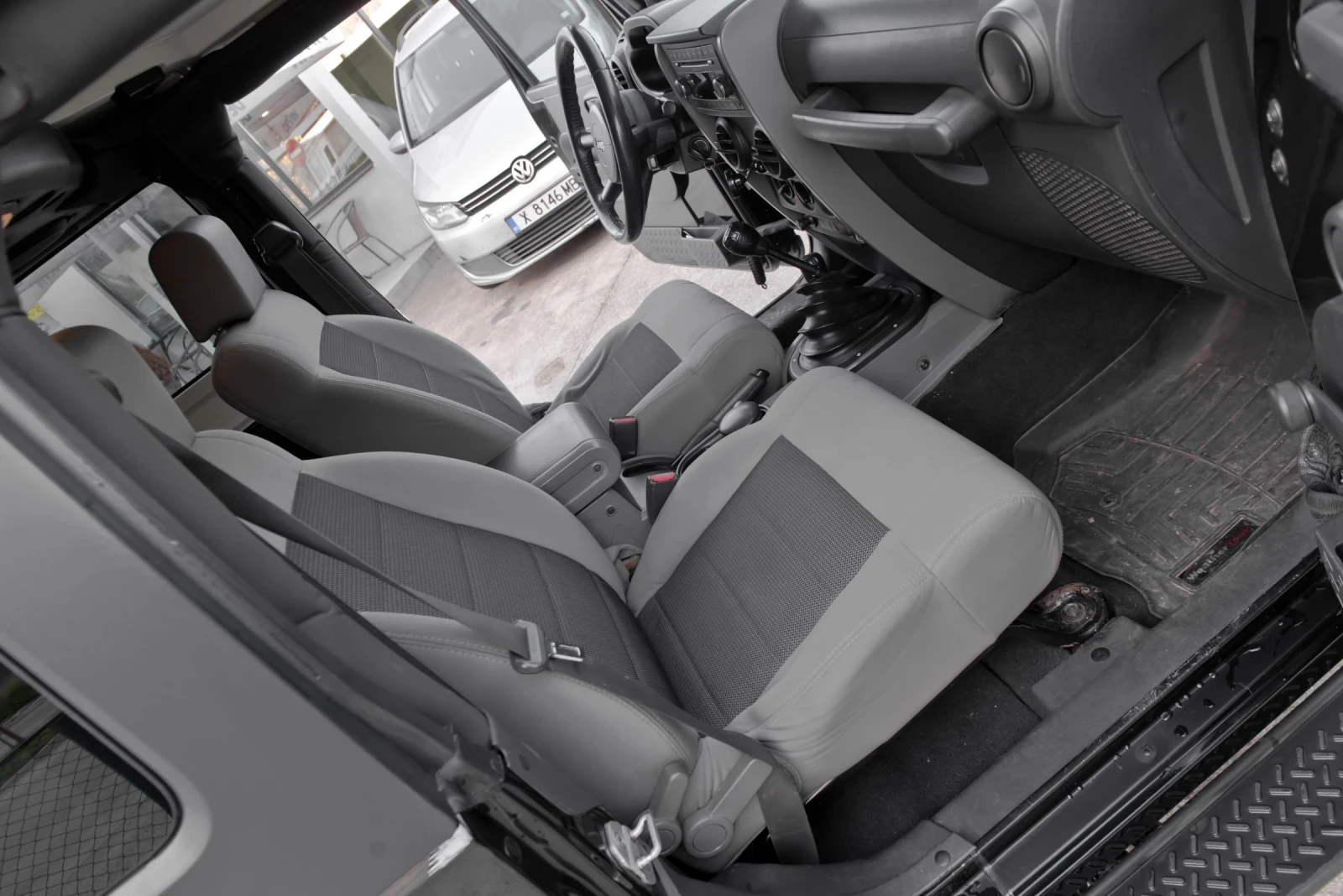 Jeep Wrangler 3.8, снимка 12 - Автомобили и джипове - 54399660