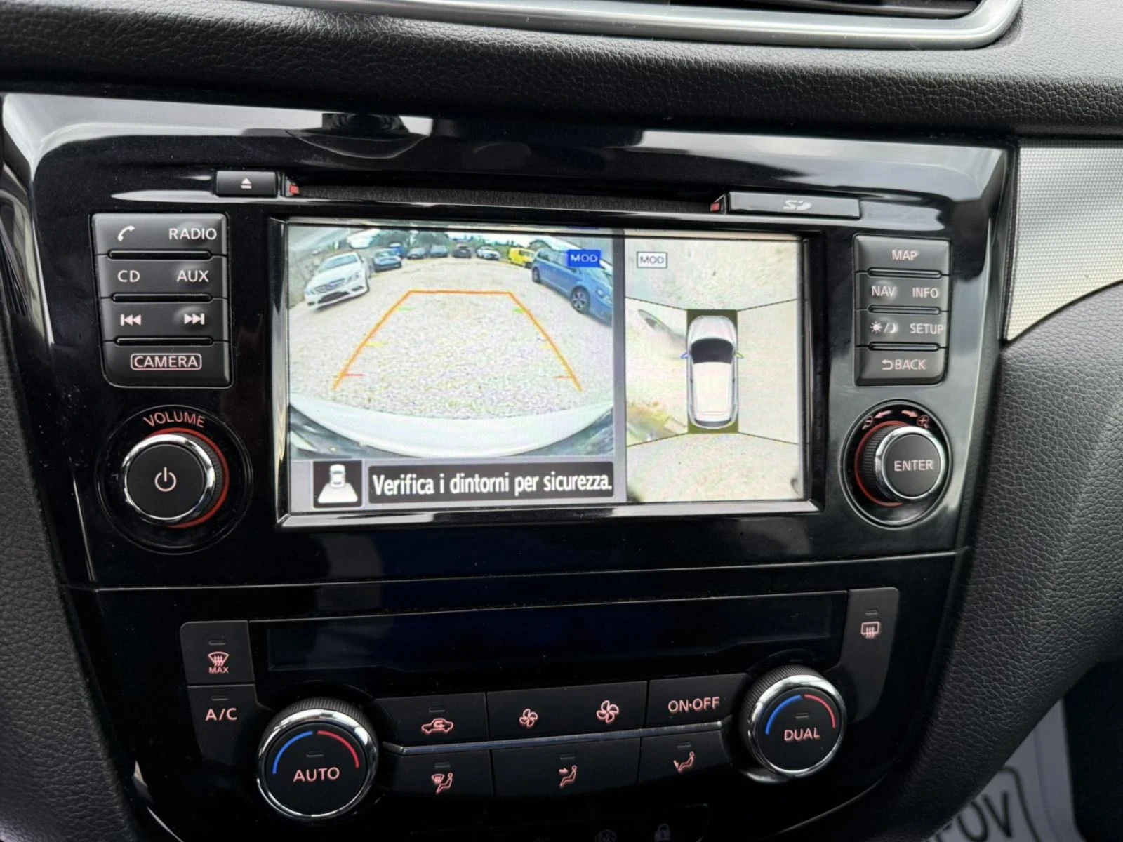 Nissan Qashqai 1.5 DCI..FACE..360 KAMERA , снимка 11 - Автомобили и джипове - 54489045