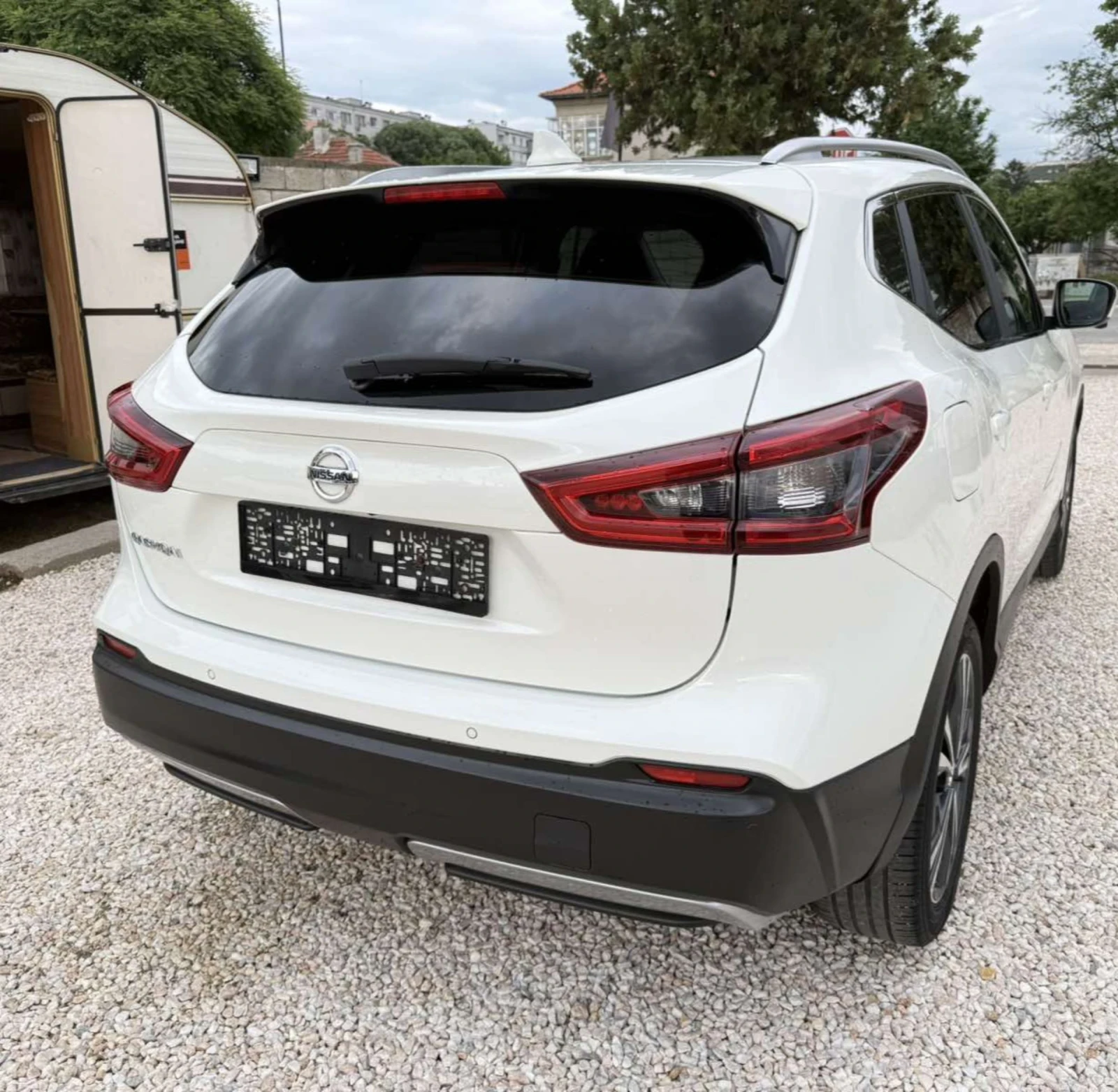 Nissan Qashqai 1.5 DCI..FACE..360 KAMERA , снимка 5 - Автомобили и джипове - 54489045