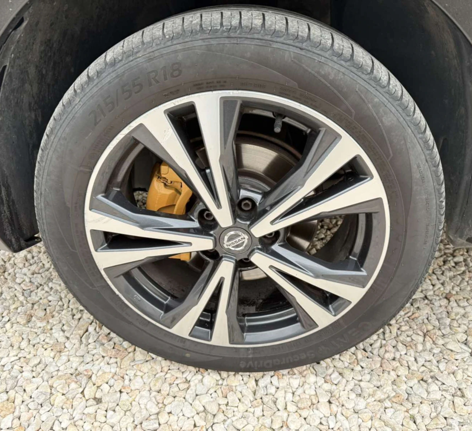 Nissan Qashqai 1.5 DCI..FACE..360 KAMERA , снимка 17 - Автомобили и джипове - 54489045