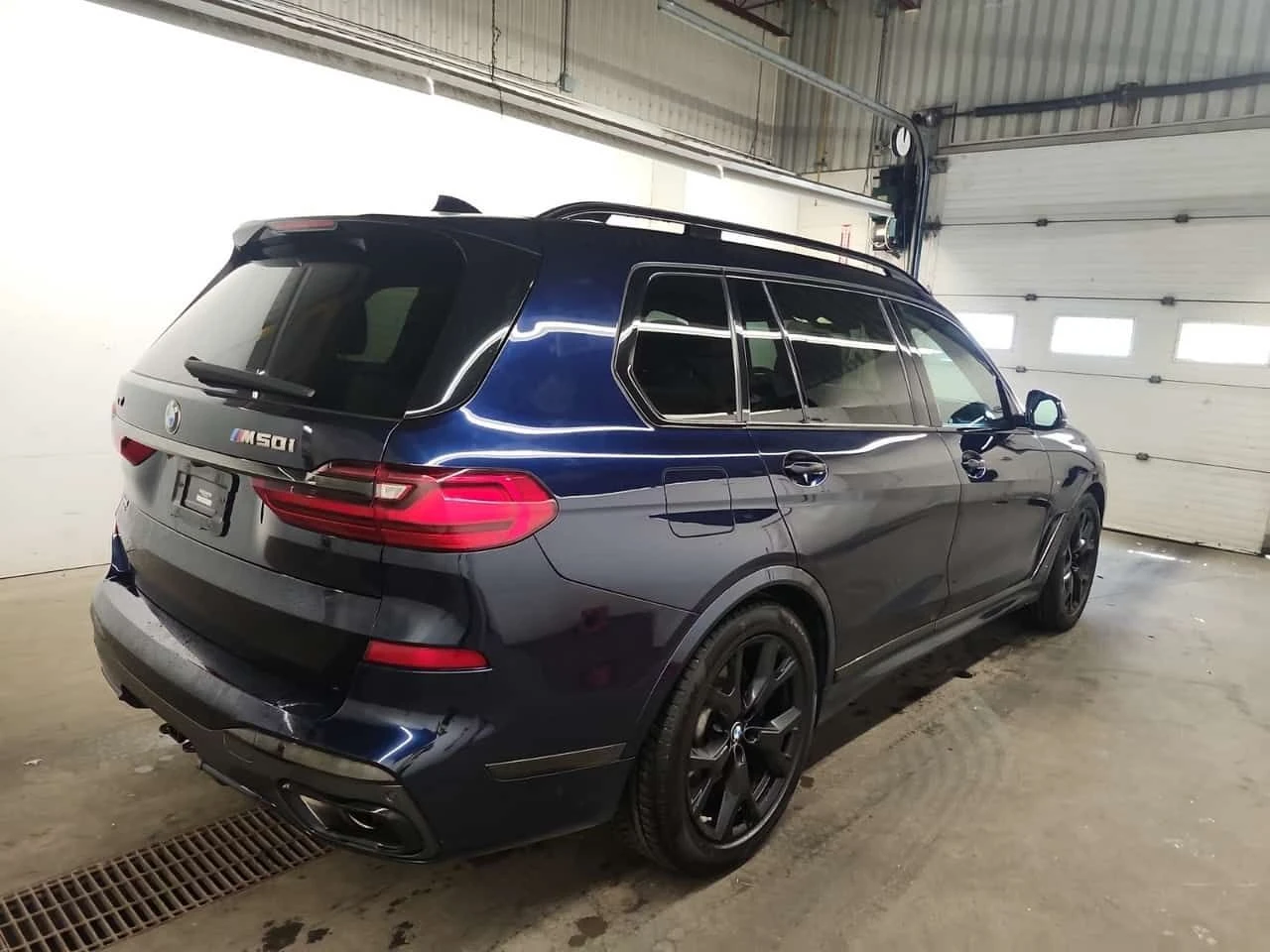 BMW X7 * M50i * H/K * PANO * ОБДУХВАНЕ *  360 * HEAD-UP, снимка 3 - Автомобили и джипове - 55094161