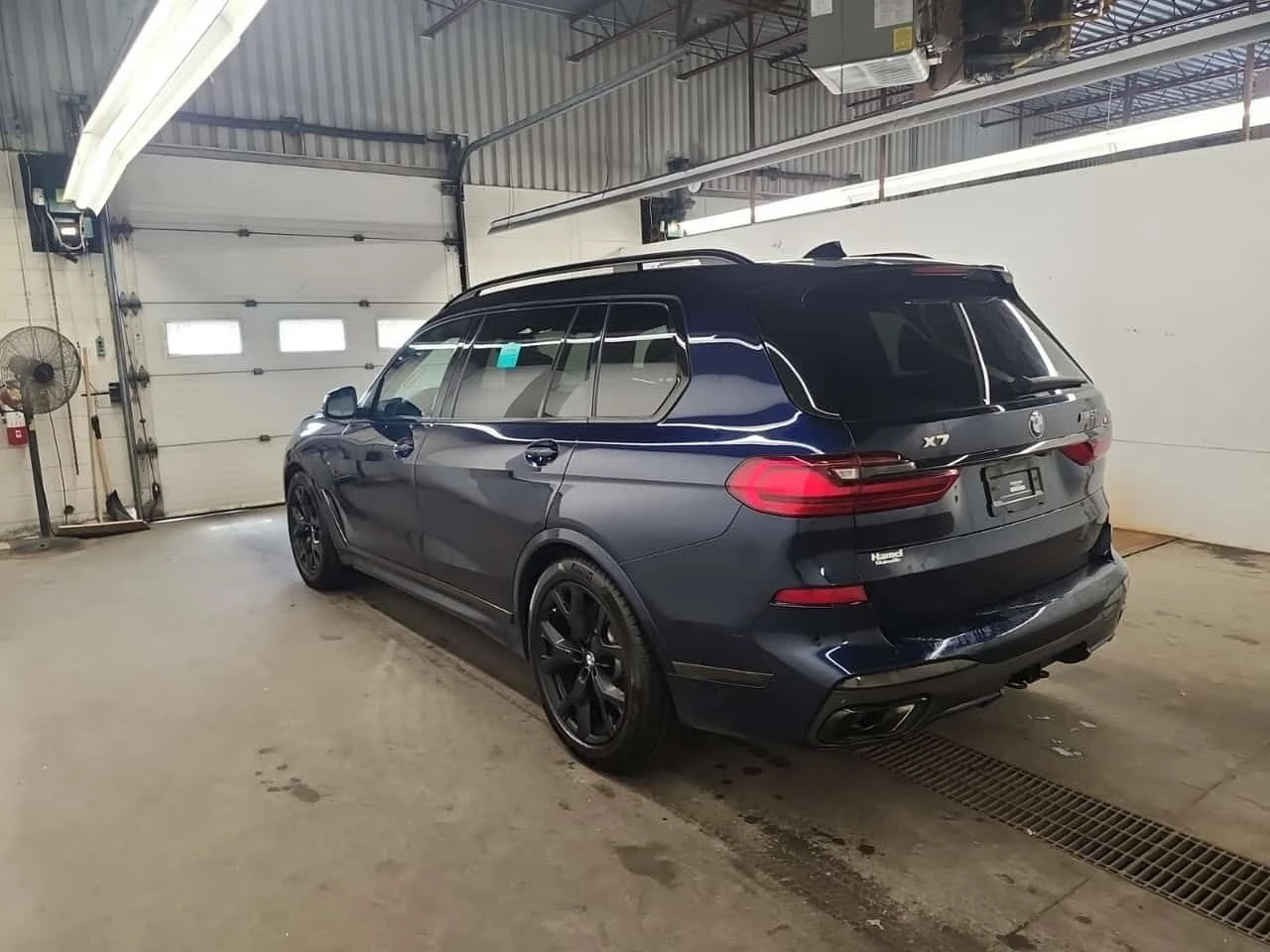 BMW X7 * M50i * H/K * PANO * ОБДУХВАНЕ *  360 * HEAD-UP, снимка 4 - Автомобили и джипове - 55094161