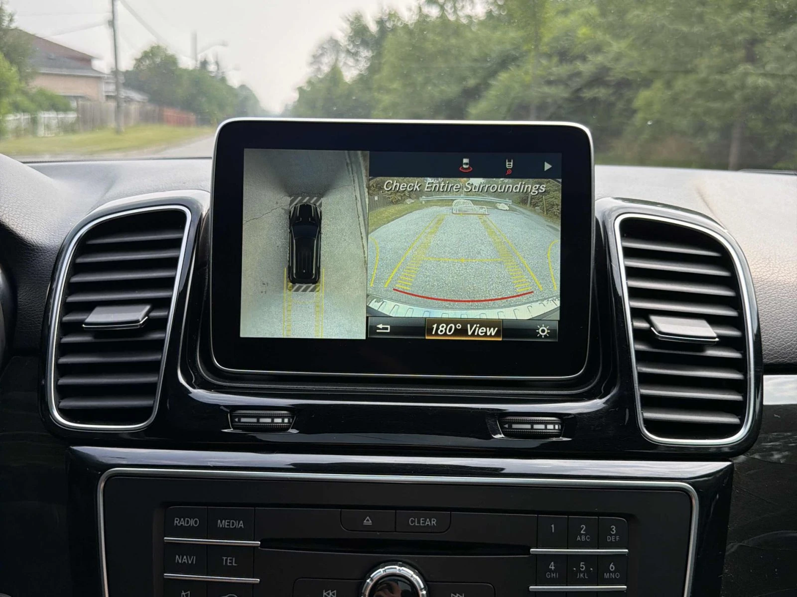 Mercedes-Benz GLE 350 Harman/Kardon* 360View* Keyless* Подгрев* Пано* TV, снимка 13 - Автомобили и джипове - 55336445