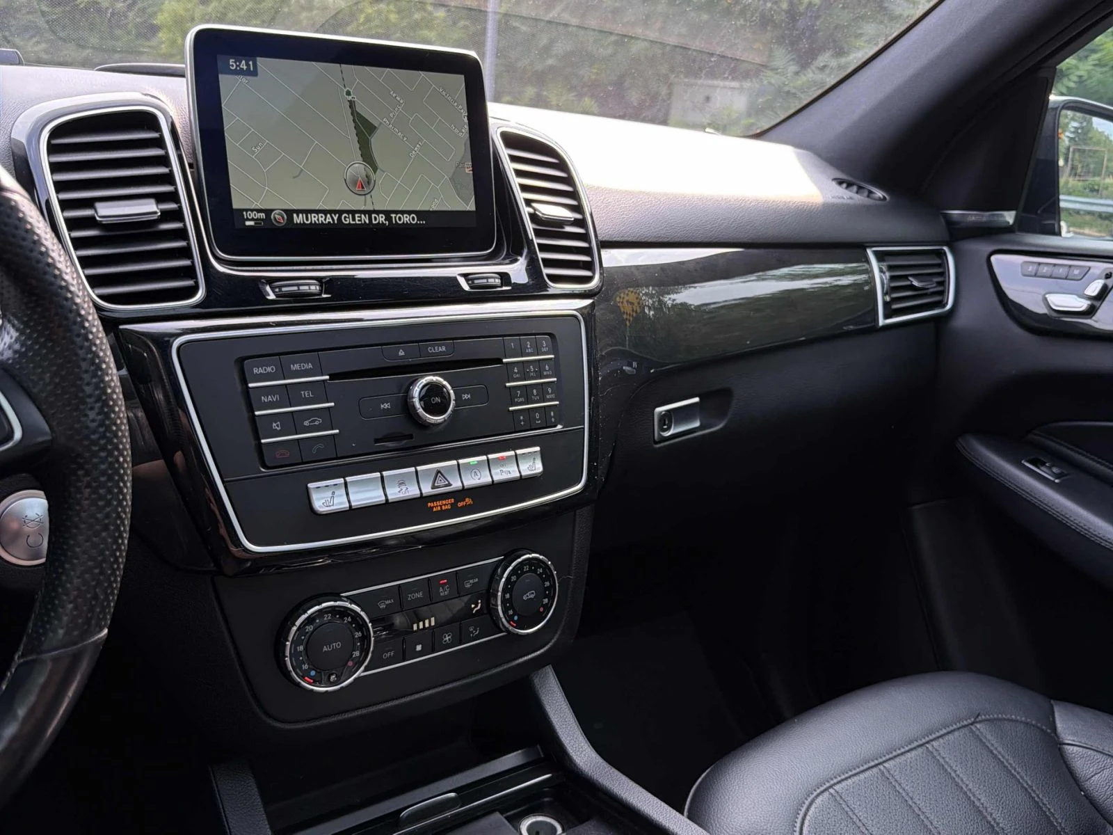 Mercedes-Benz GLE 350 Harman/Kardon* 360View* Keyless* Подгрев* Пано* TV, снимка 12 - Автомобили и джипове - 55336445
