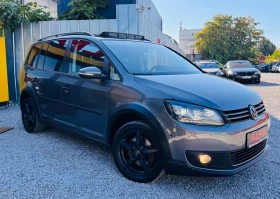VW Touran 2.0d/CROSS/ВС.ЕКСТРИ/ПАНО+ КАМЕРА+ САМОПАРКИРАНЕ/Т, снимка 6