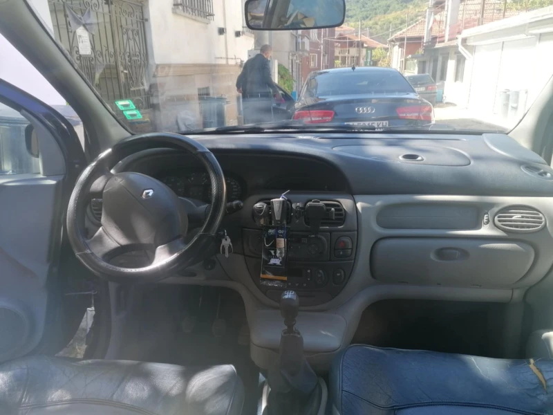 Renault Scenic, снимка 7 - Автомобили и джипове - 49452824