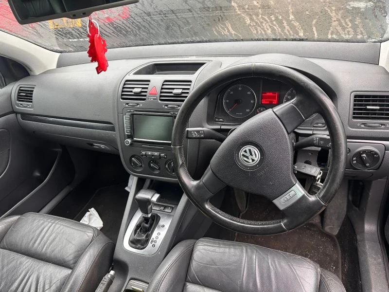 VW Golf 2.0tdi dsg, снимка 8 - Автомобили и джипове - 51899864