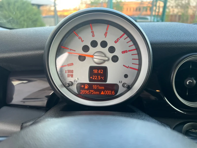 Mini Cooper D-1.6 HDi-109к.с. , снимка 12 - Автомобили и джипове - 52523513