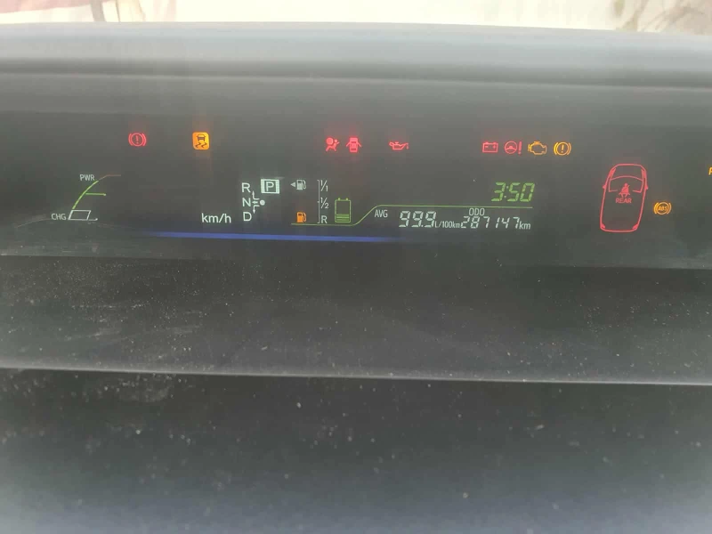 Toyota Prius 1, 8, снимка 3 - Автомобили и джипове - 52359502