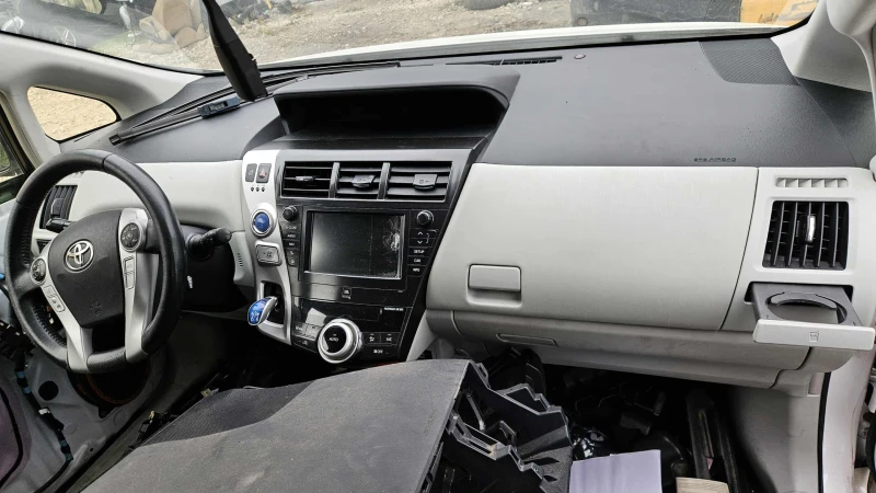 Toyota Prius 1, 8, снимка 7 - Автомобили и джипове - 52359502