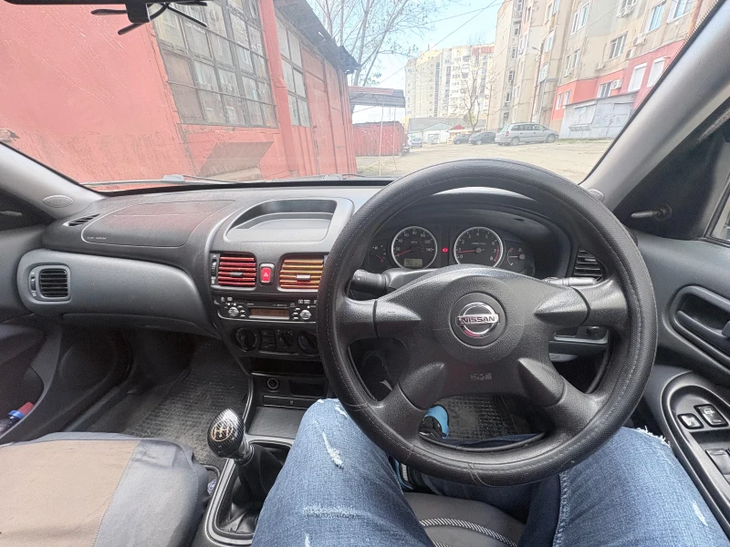 Nissan Almera 1.6, снимка 4 - Автомобили и джипове - 52919826