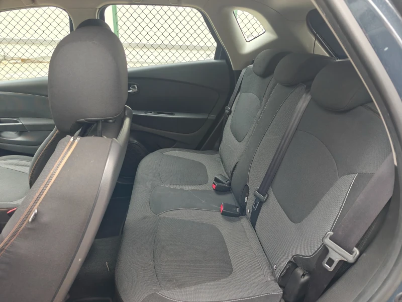 Renault Captur, снимка 11 - Автомобили и джипове - 53213656