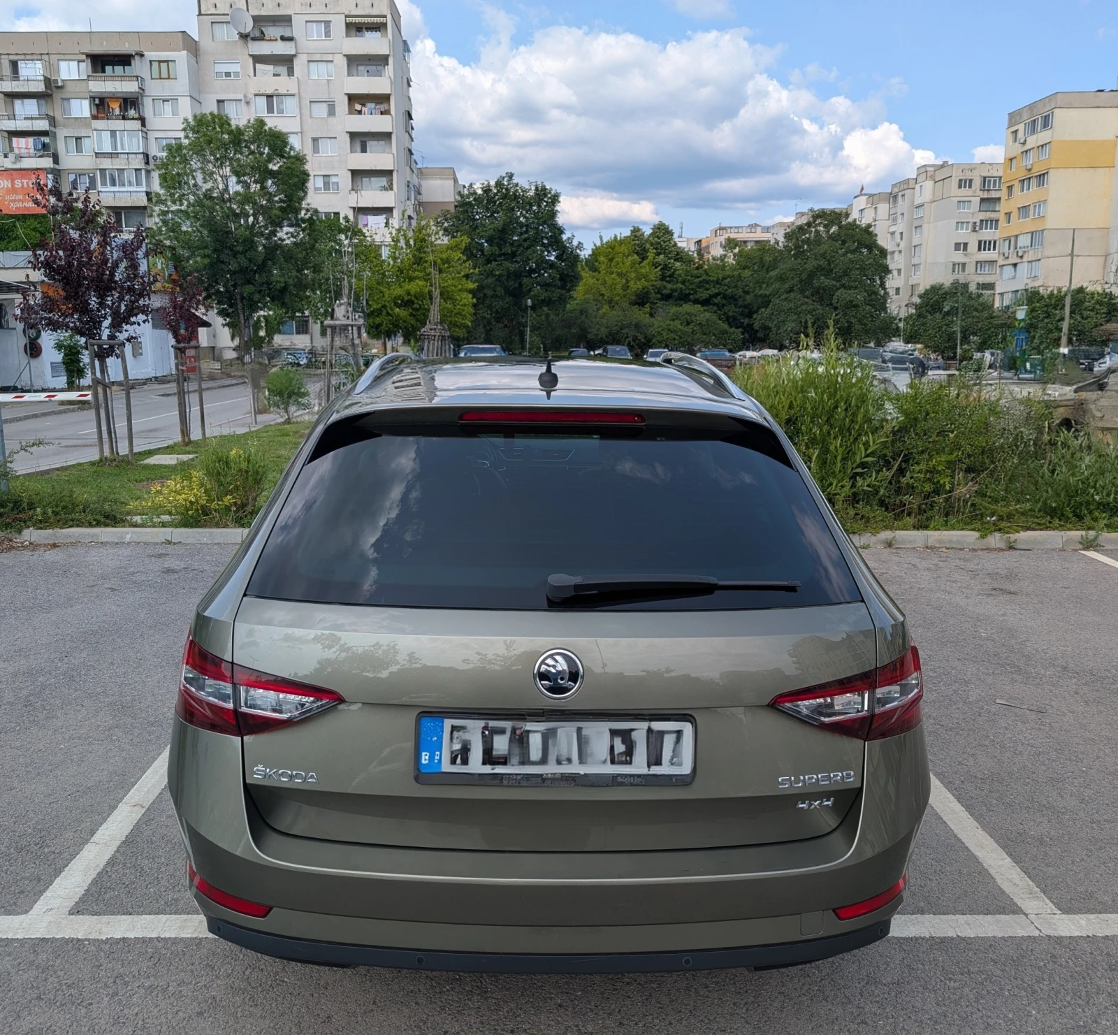 Skoda Superb 2.0 TDI L&K 4x4 - изображение 6