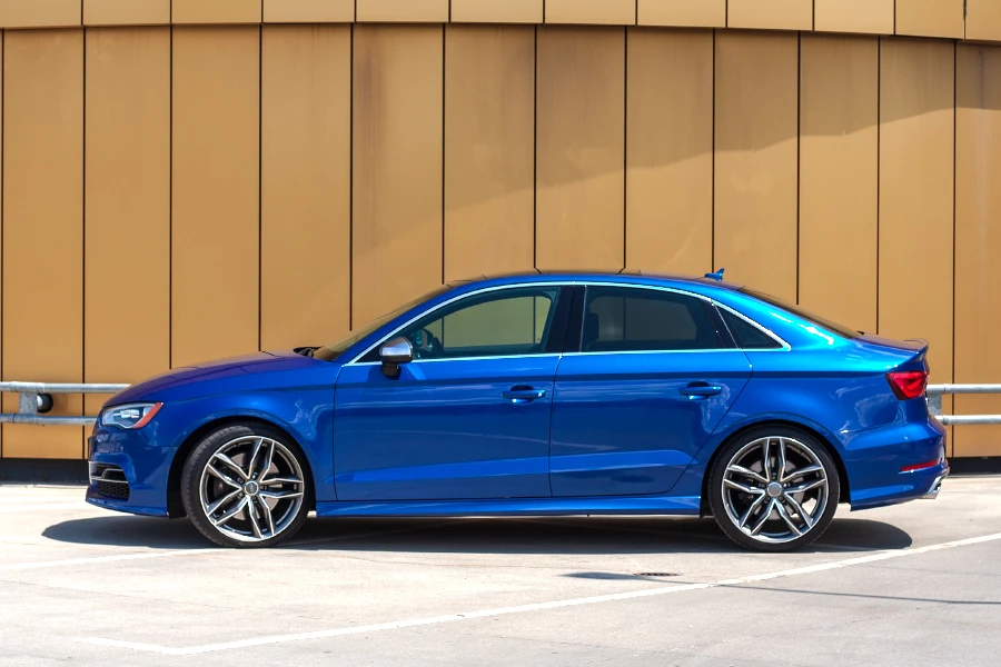 Audi S3 sedan, Sepang Blue Pearl - изображение 3
