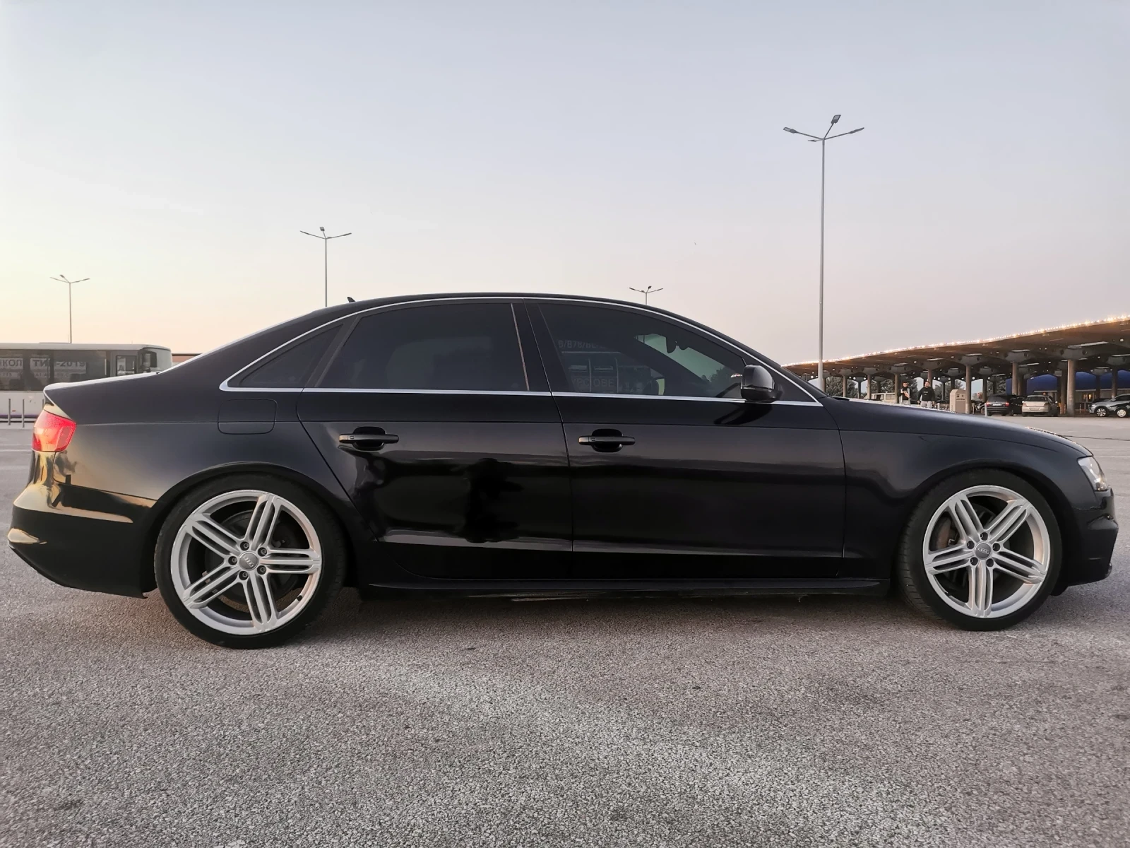 Audi A4 2.0TFSI quattro ZF8 carfax - изображение 5