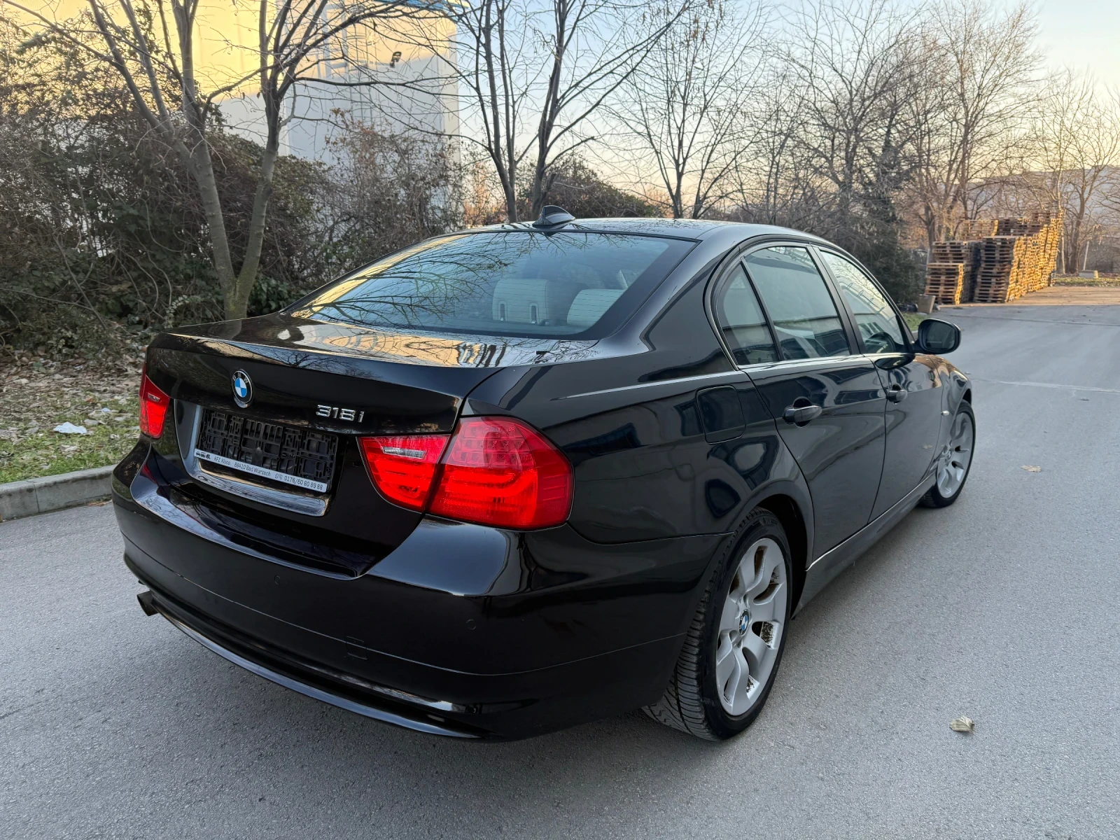 BMW 318 AUTOM* NAVI* XENON* FACELIFT - изображение 4