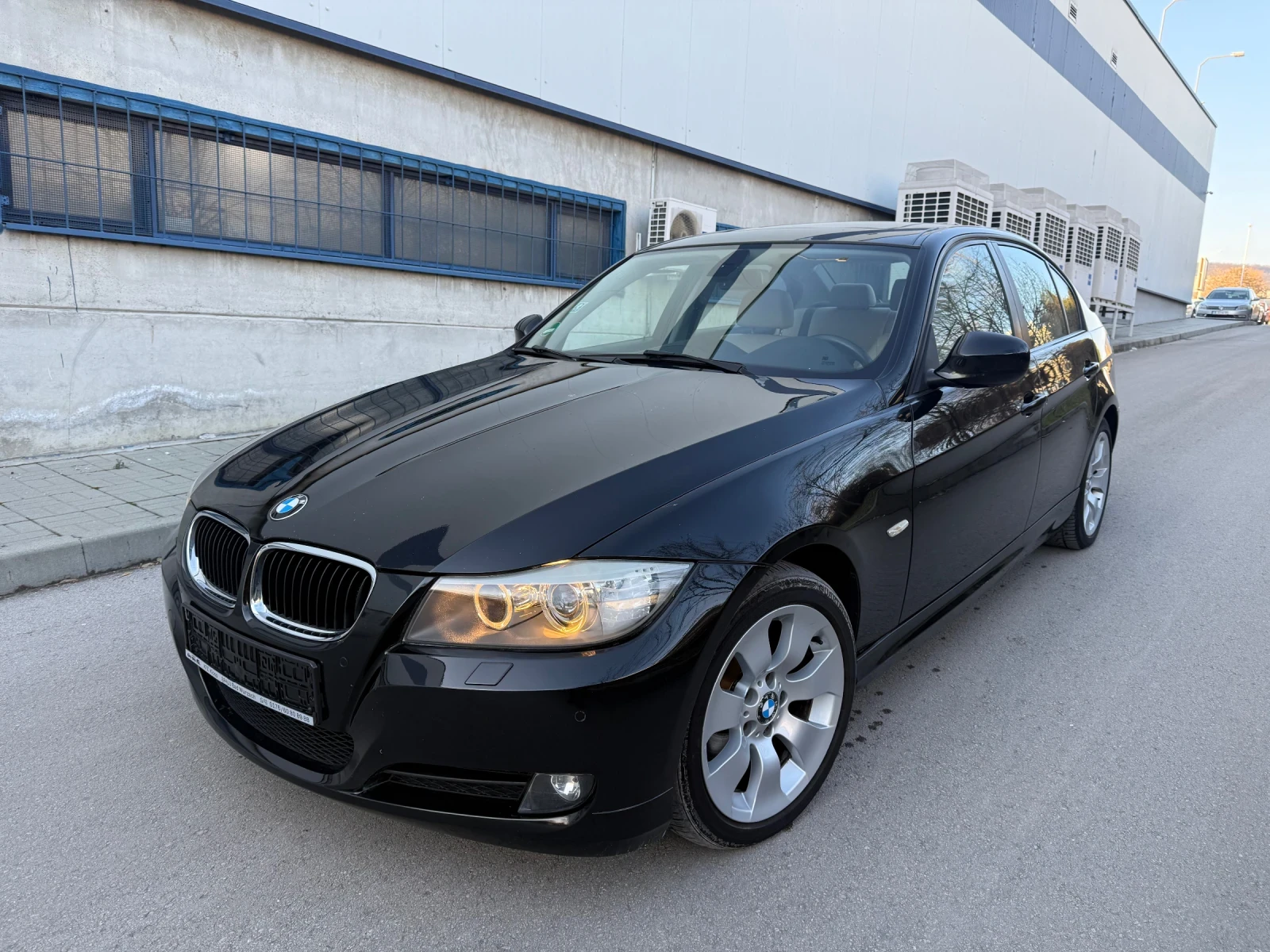 BMW 318 AUTOM* NAVI* XENON* FACELIFT - изображение 3