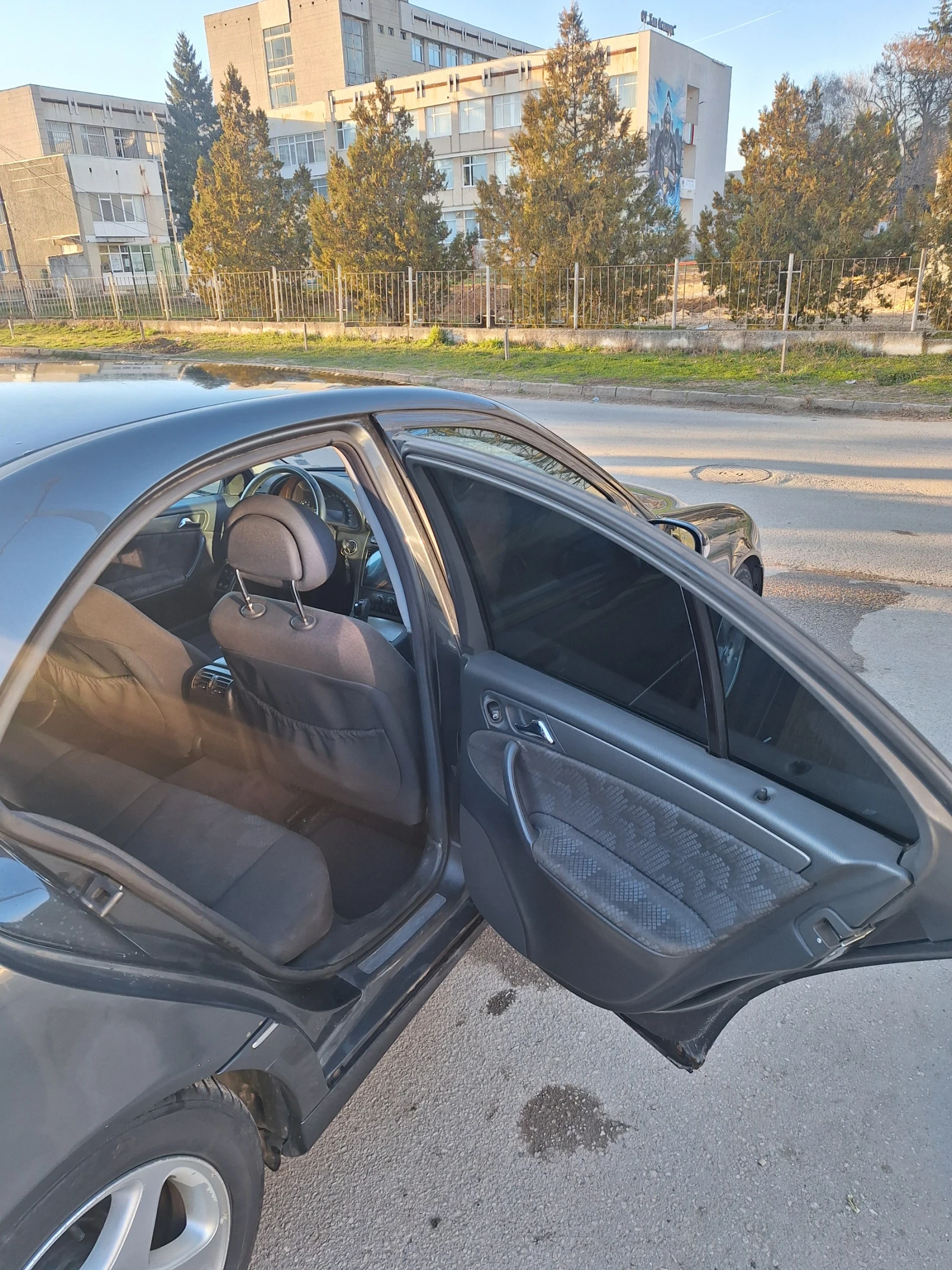 Mercedes-Benz C 220 2.2 CDI, снимка 15 - Автомобили и джипове - 53748235