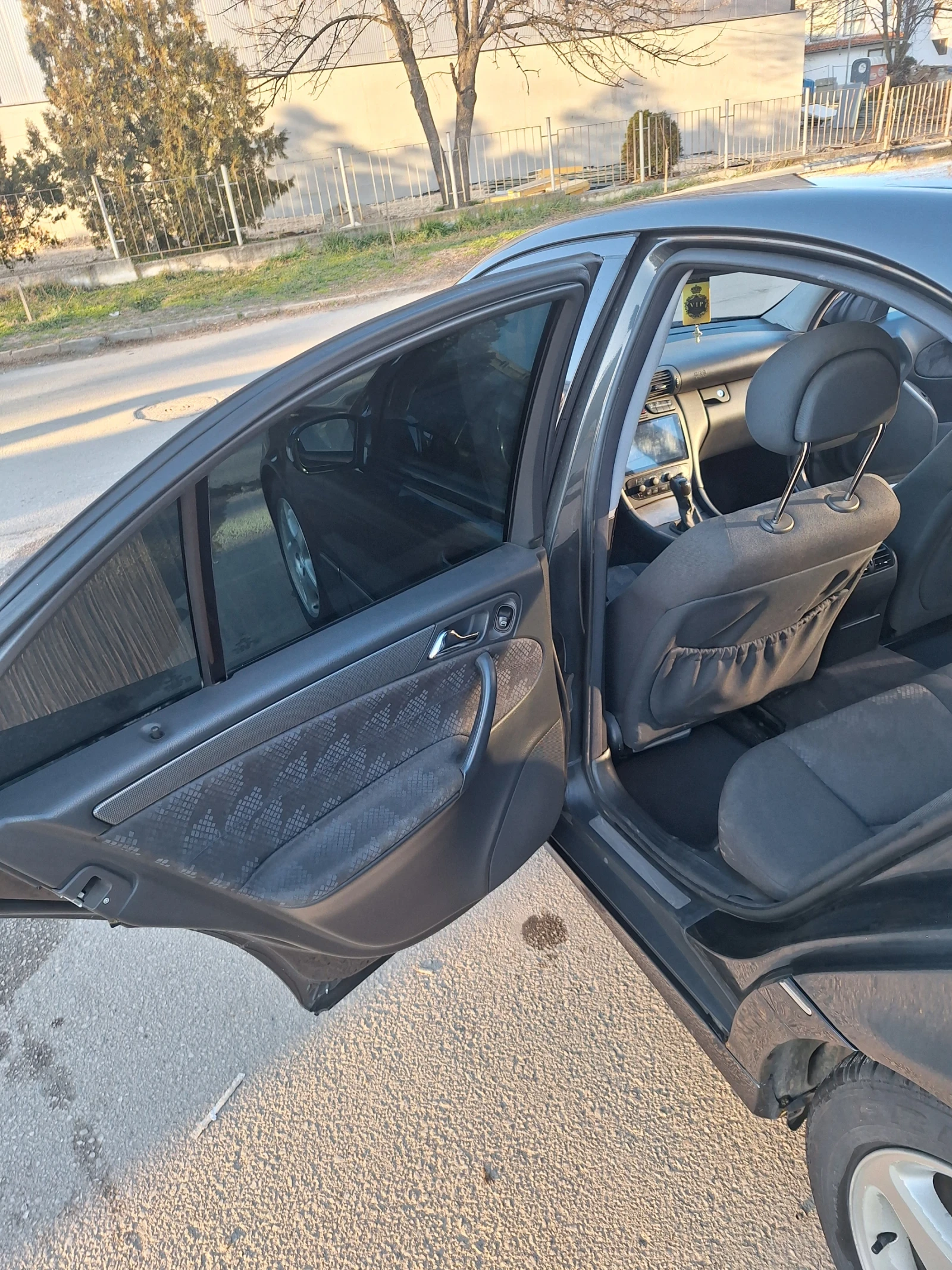 Mercedes-Benz C 220 2.2 CDI, снимка 12 - Автомобили и джипове - 53748235