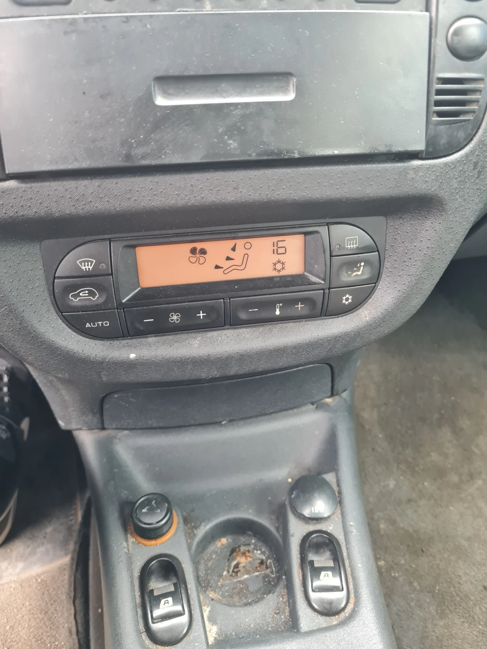 Citroen C3, снимка 4 - Автомобили и джипове - 53778112