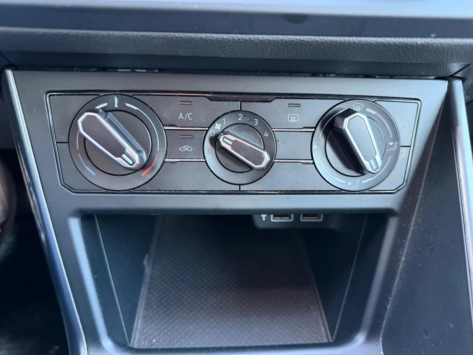 VW Polo 1.0TSI* CAMERA* , снимка 14 - Автомобили и джипове - 53894677