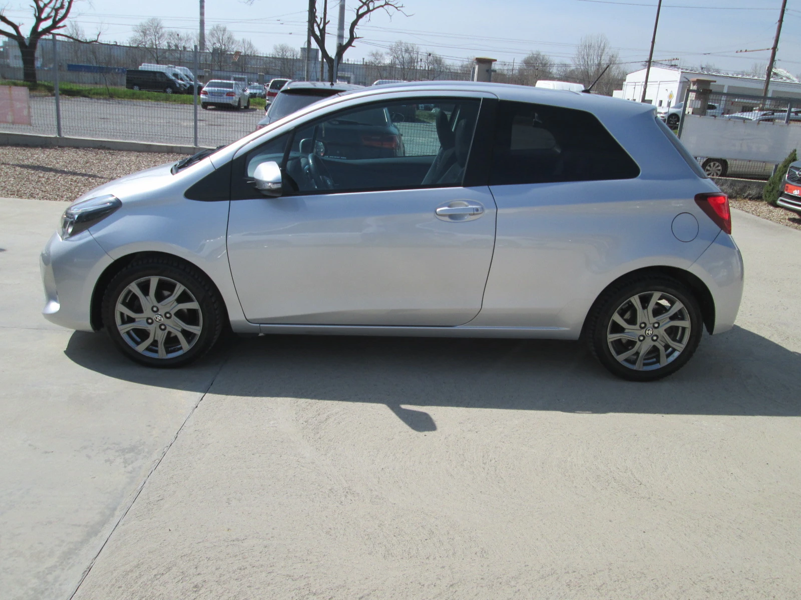 Toyota Yaris 1.4D4D Навигация-Панорама, снимка 7 - Автомобили и джипове - 53983541