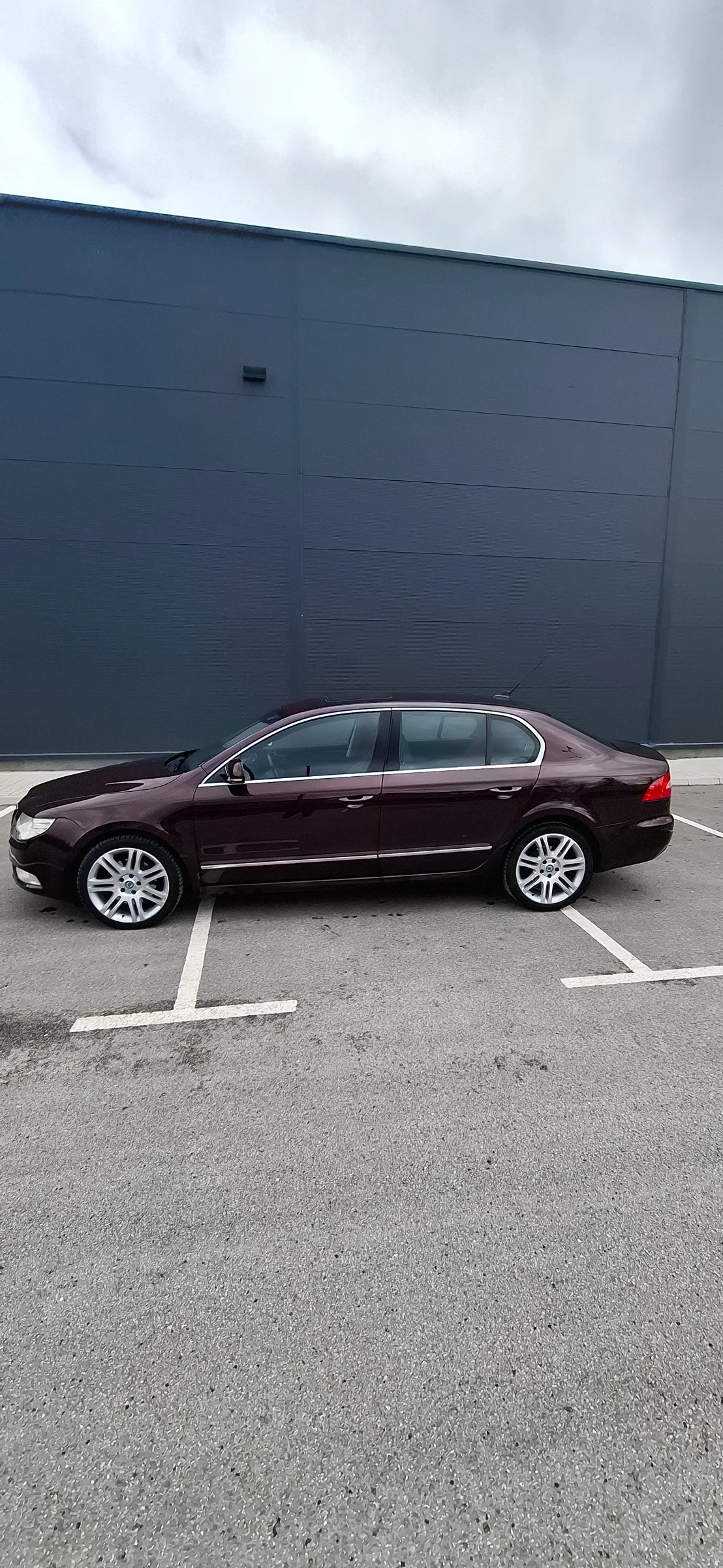 Skoda Superb 2.0 TDI, снимка 6 - Автомобили и джипове - 54010532