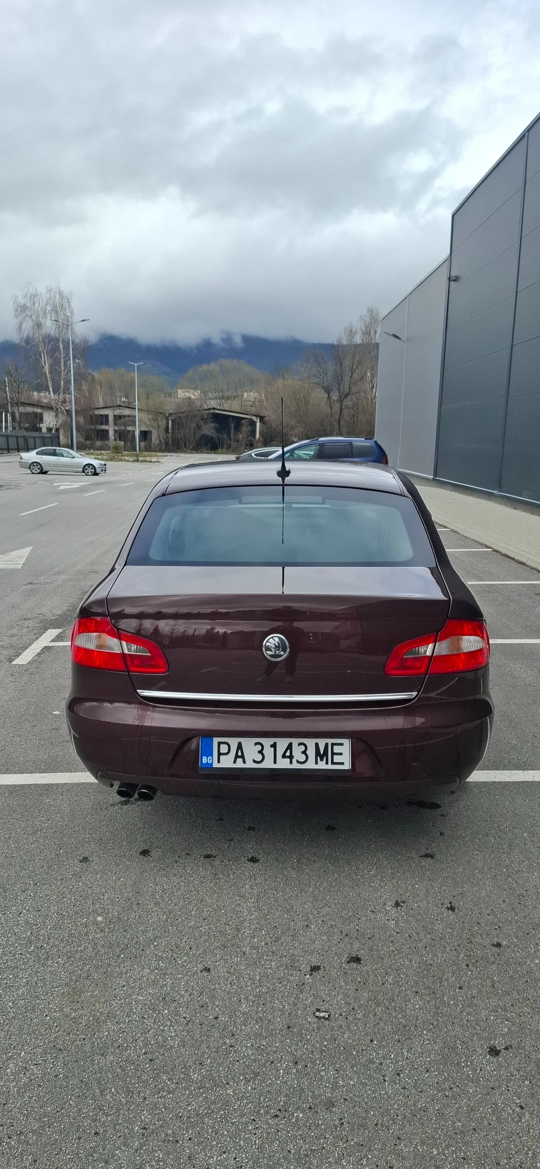 Skoda Superb 2.0 TDI, снимка 7 - Автомобили и джипове - 54010532