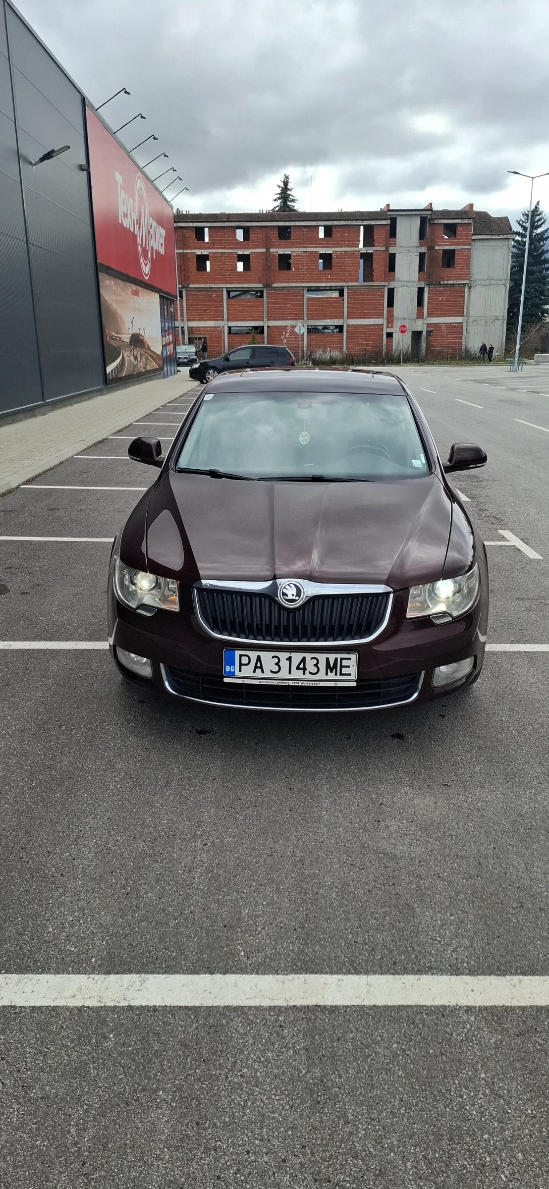 Skoda Superb 2.0 TDI, снимка 2 - Автомобили и джипове - 54010532
