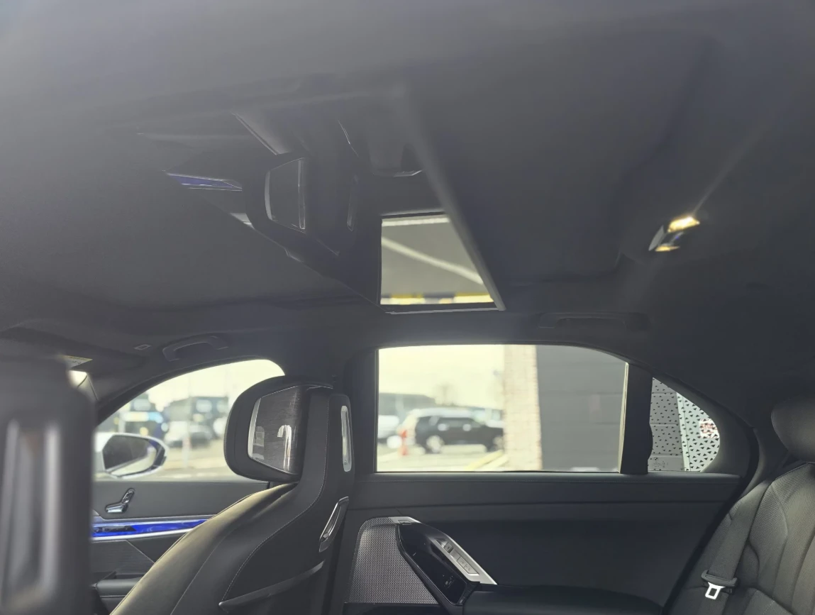 BMW 740 M SPORT | THEATRE SCREEN, снимка 11 - Автомобили и джипове - 54399362