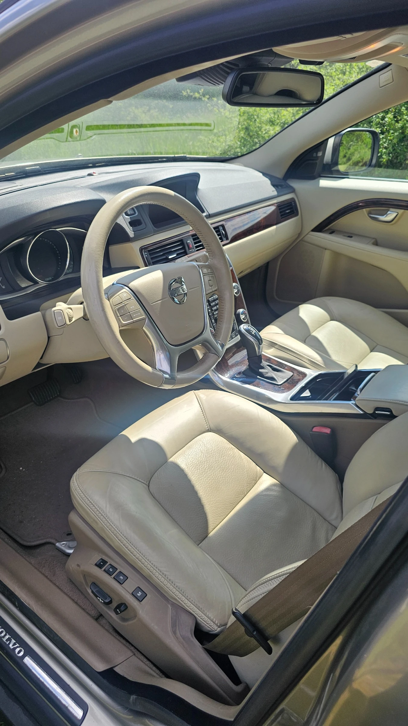 Volvo Xc70 Бензин/Газ Premier Plus  3.2l , снимка 7 - Автомобили и джипове - 54456844
