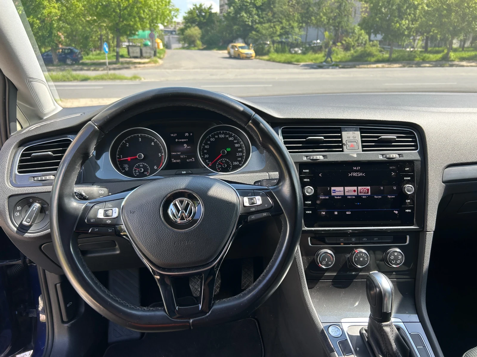VW Golf 2.0 TDI DSG, снимка 7 - Автомобили и джипове - 54555978