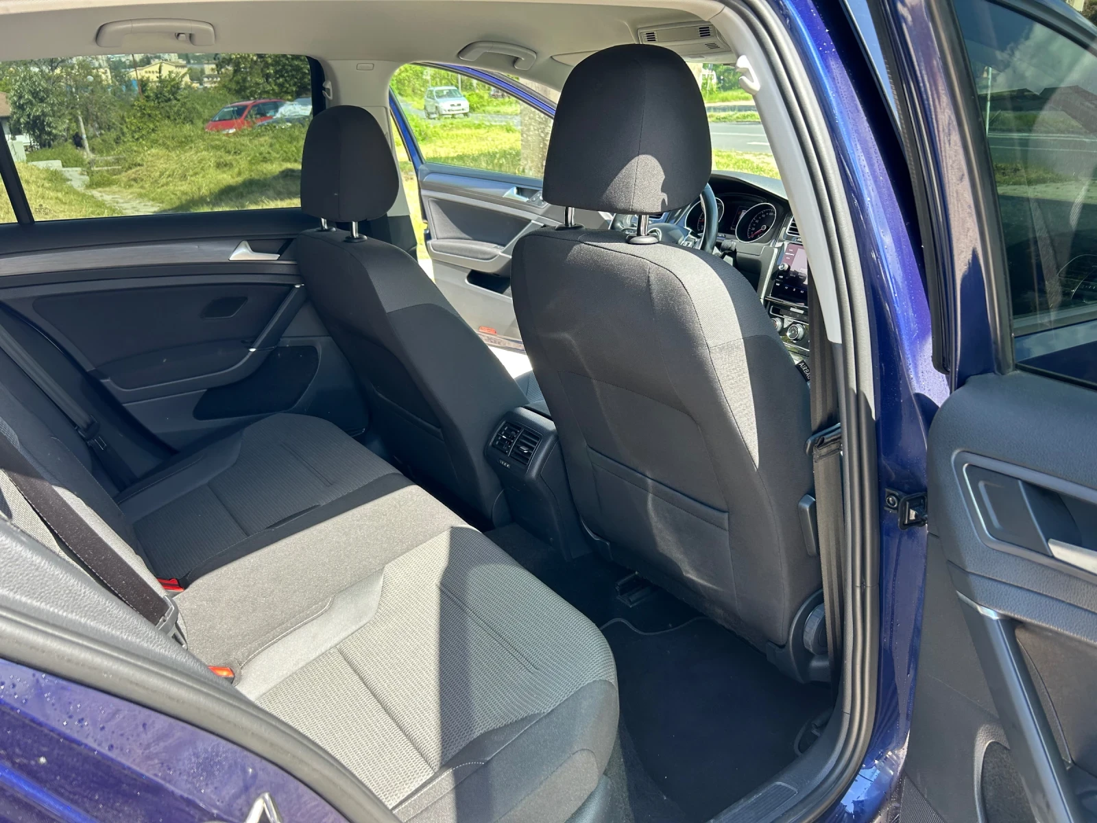 VW Golf 2.0 TDI DSG, снимка 11 - Автомобили и джипове - 54555978
