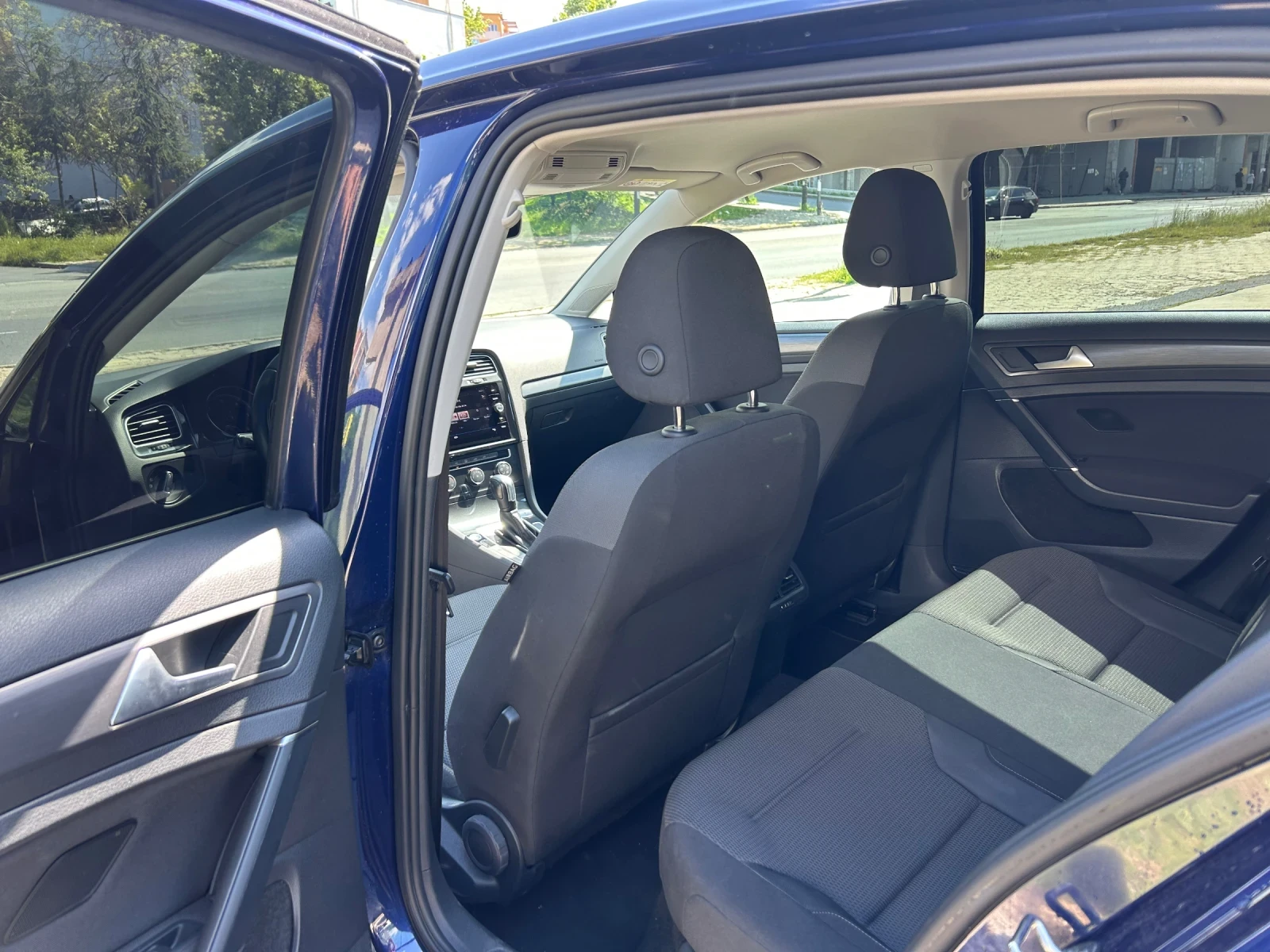 VW Golf 2.0 TDI DSG, снимка 10 - Автомобили и джипове - 54555978