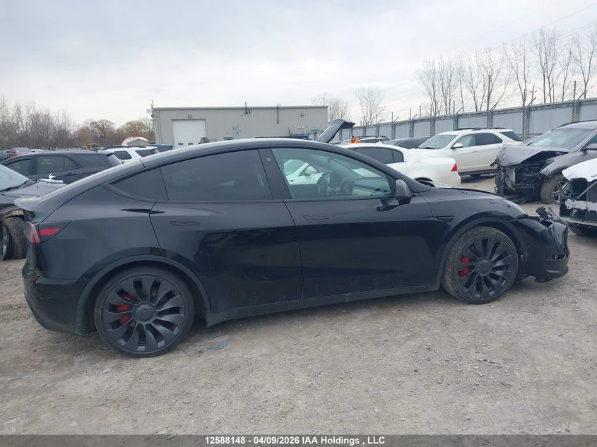 Tesla Model Y Perfromance, снимка 10 - Автомобили и джипове - 54656822