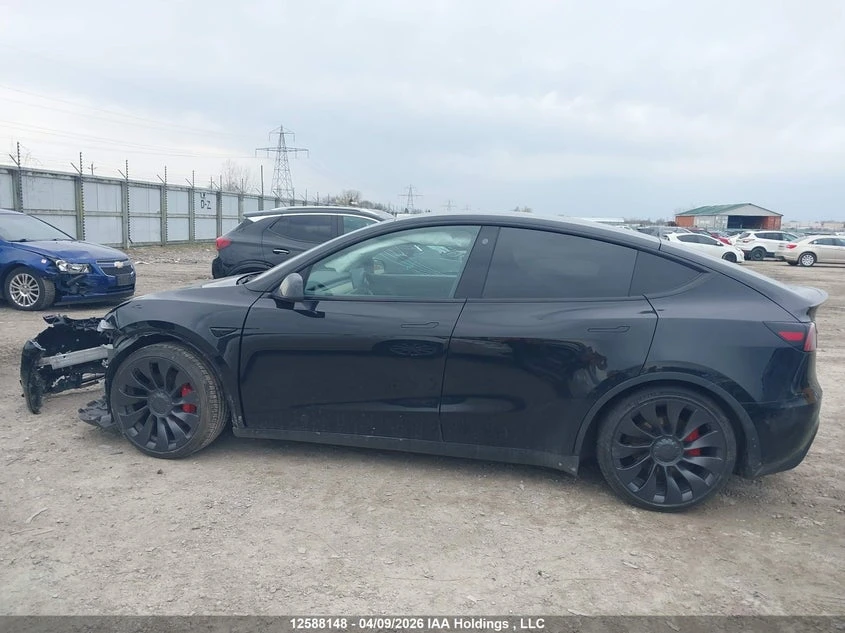 Tesla Model Y Perfromance, снимка 11 - Автомобили и джипове - 54656822