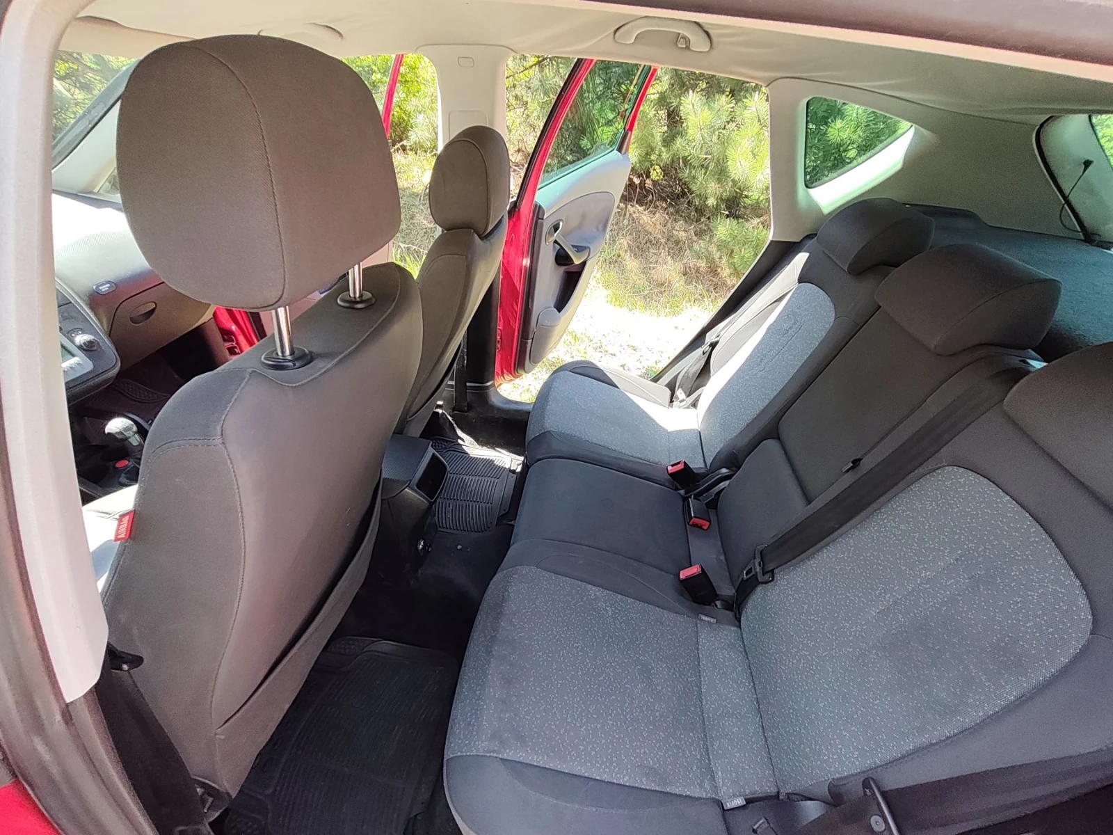 Seat Altea, снимка 14 - Автомобили и джипове - 54855347