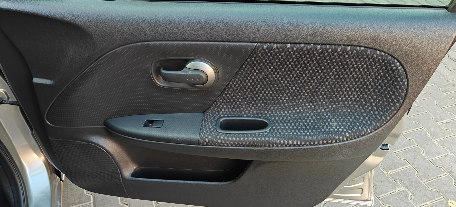 Nissan Note 1.6 Tekna, снимка 10 - Автомобили и джипове - 55936513