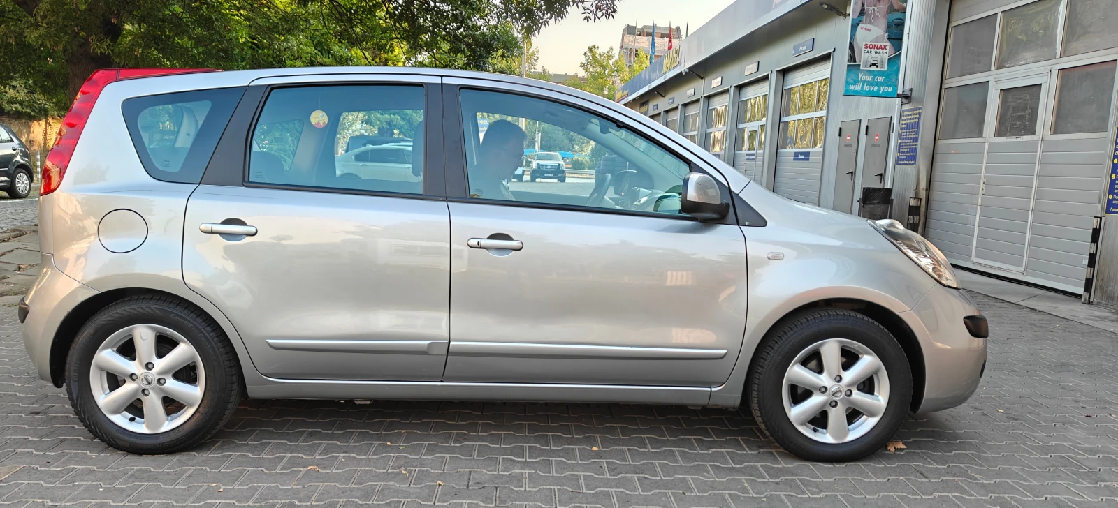 Nissan Note 1.6 Tekna, снимка 2 - Автомобили и джипове - 55936513