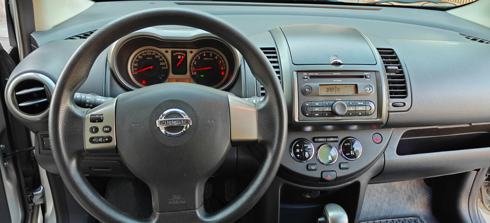 Nissan Note 1.6 Tekna, снимка 9 - Автомобили и джипове - 55936513