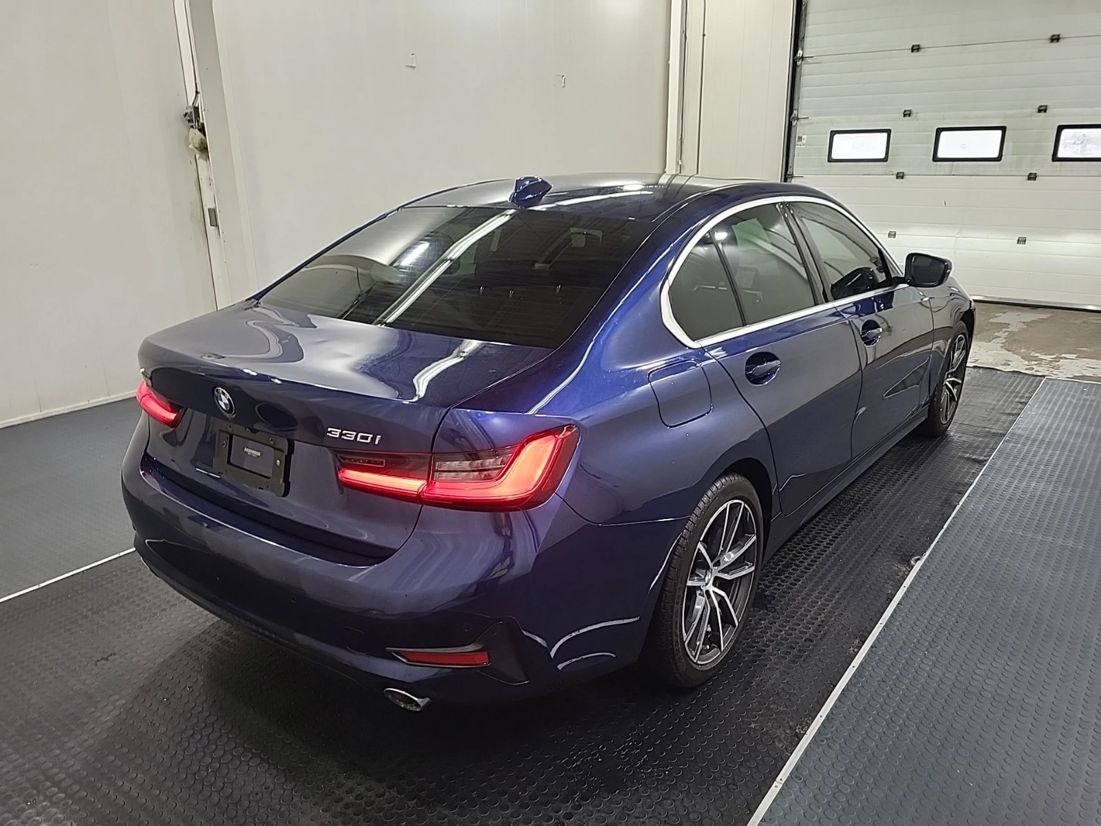 BMW 330 * 330I XDRIVE * CARFAX * ЦЕНА ДО БГ, снимка 3 - Автомобили и джипове - 56084251
