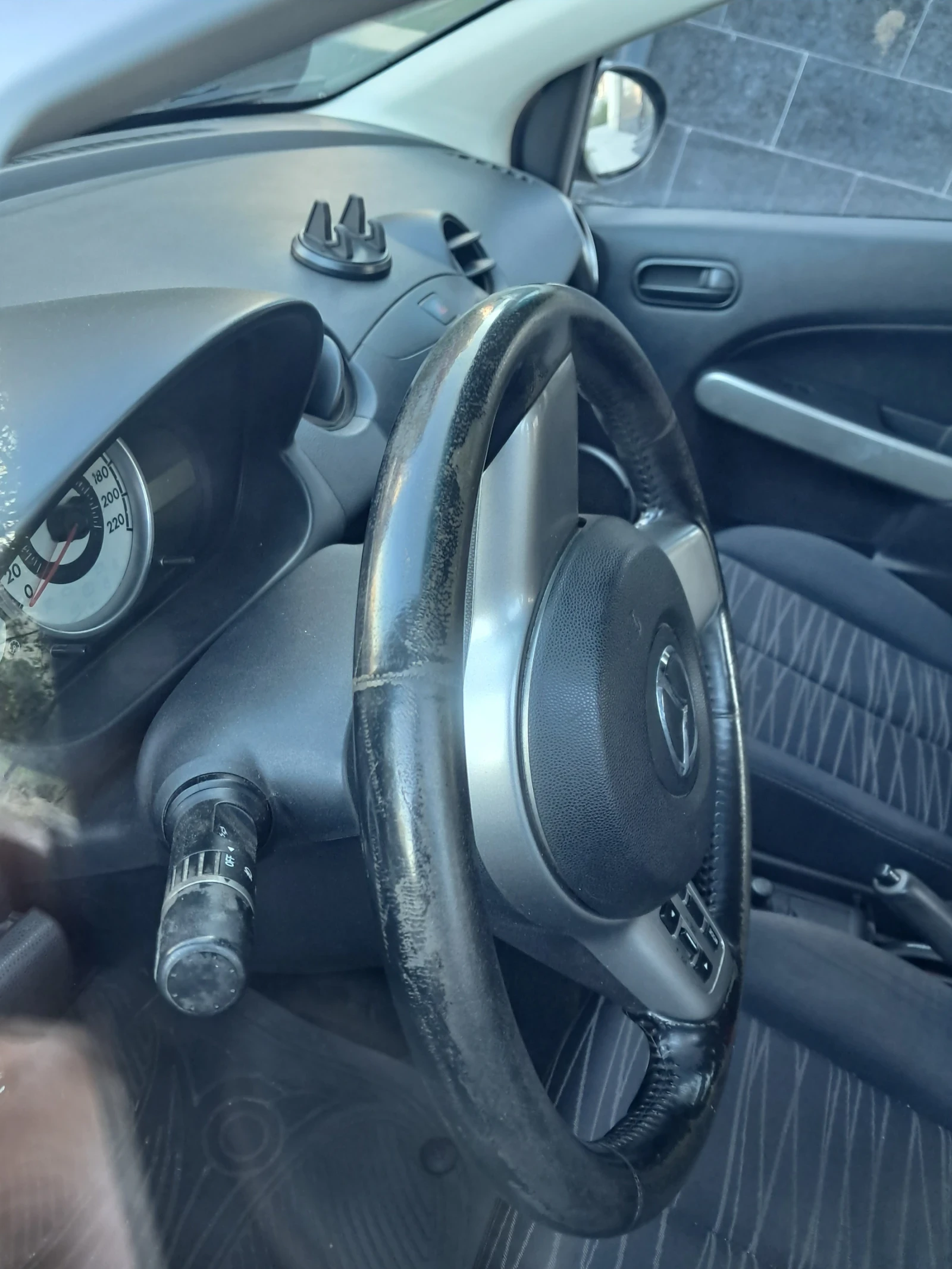 Mazda 2 Газ, снимка 6 - Автомобили и джипове - 56318819