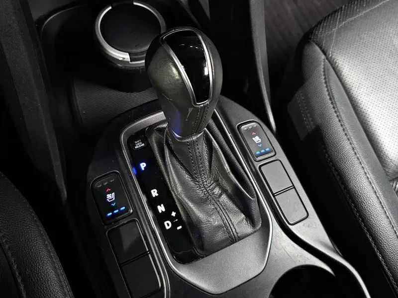 Hyundai Santa fe 2.0 2WD PREMIUM, снимка 9 - Автомобили и джипове - 55796645